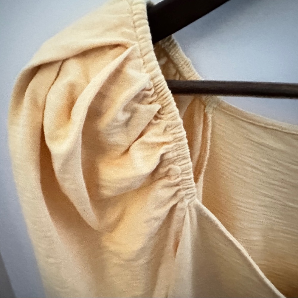 Nation LTD Soft Beige Top - Picture 4 of 4